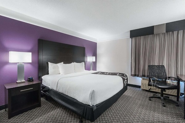 La Quinta Inn & Suites by Wyndham Fort Lauderdale Tamarac image 13