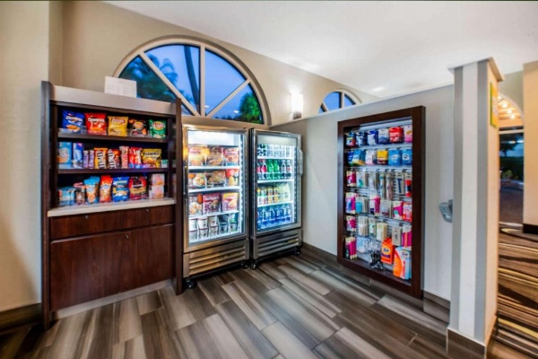 La Quinta Inn & Suites by Wyndham Fort Lauderdale Tamarac image 16